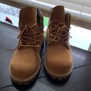 Unisex wheat timberlands